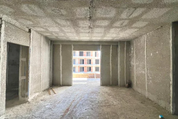 Shtepi ne shitje Apartament ne Tirane, 2+1, Mobilimi Bosh, pa mobiluar, Pagesa 193,500  Euro.