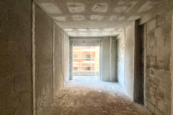 Shtepi ne shitje Apartament ne Tirane, 2+1, Mobilimi Bosh, pa mobiluar, Pagesa 193,500  Euro.