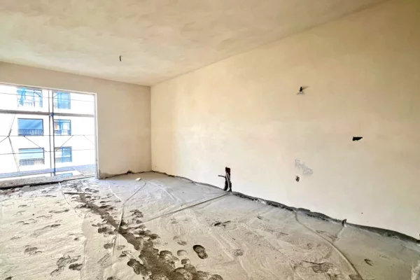 Shtepi ne shitje Apartament ne Tirane, 2+1, Mobilimi Bosh, pa mobiluar, Pagesa 172,000  Euro.