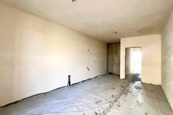Shtepi ne shitje Apartament ne Tirane, 2+1, Mobilimi Bosh, pa mobiluar, Pagesa 172,000  Euro.