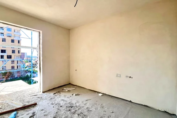 Shtepi ne shitje Apartament ne Tirane, 2+1, Mobilimi Bosh, pa mobiluar, Pagesa 172,000  Euro.