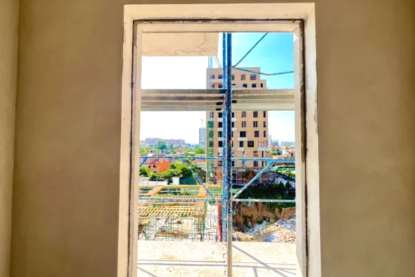 Shtepi ne shitje Apartament ne Tirane, 2+1, Mobilimi Bosh, pa mobiluar, Pagesa 172,000  Euro.