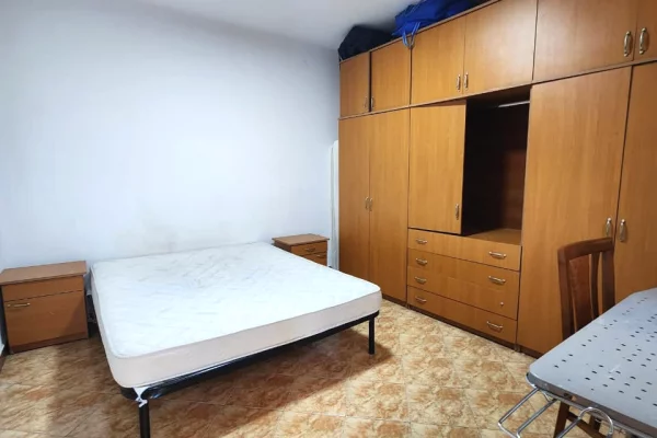 Shtepi me qera Shtepi Private ne Tirane, 1+1, Mobilimi Pjeserisht e mobiluar, Pagesa 40,000  Leke.