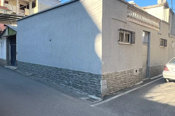 Shtepi me qera Shtepi Private ne Tirane, 1+1, Mobilimi Pjeserisht e mobiluar, Pagesa 40,000  Leke.