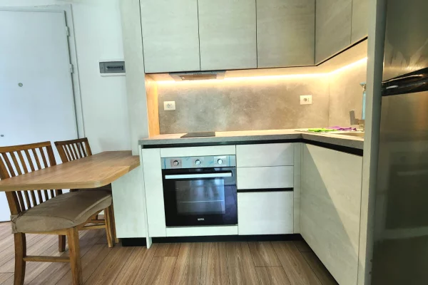 Shtepi me qera Apartament ne Tirane, Garsoniere, Mobilimi E mobiluar, Pagesa 36,000  Leke.