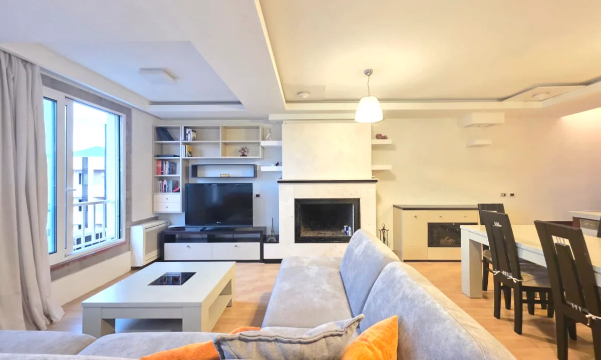 Shtepi ne shitje Apartament ne Tirane, 3+1, Mobilimi E mobiluar, Pagesa 270,000  Euro.