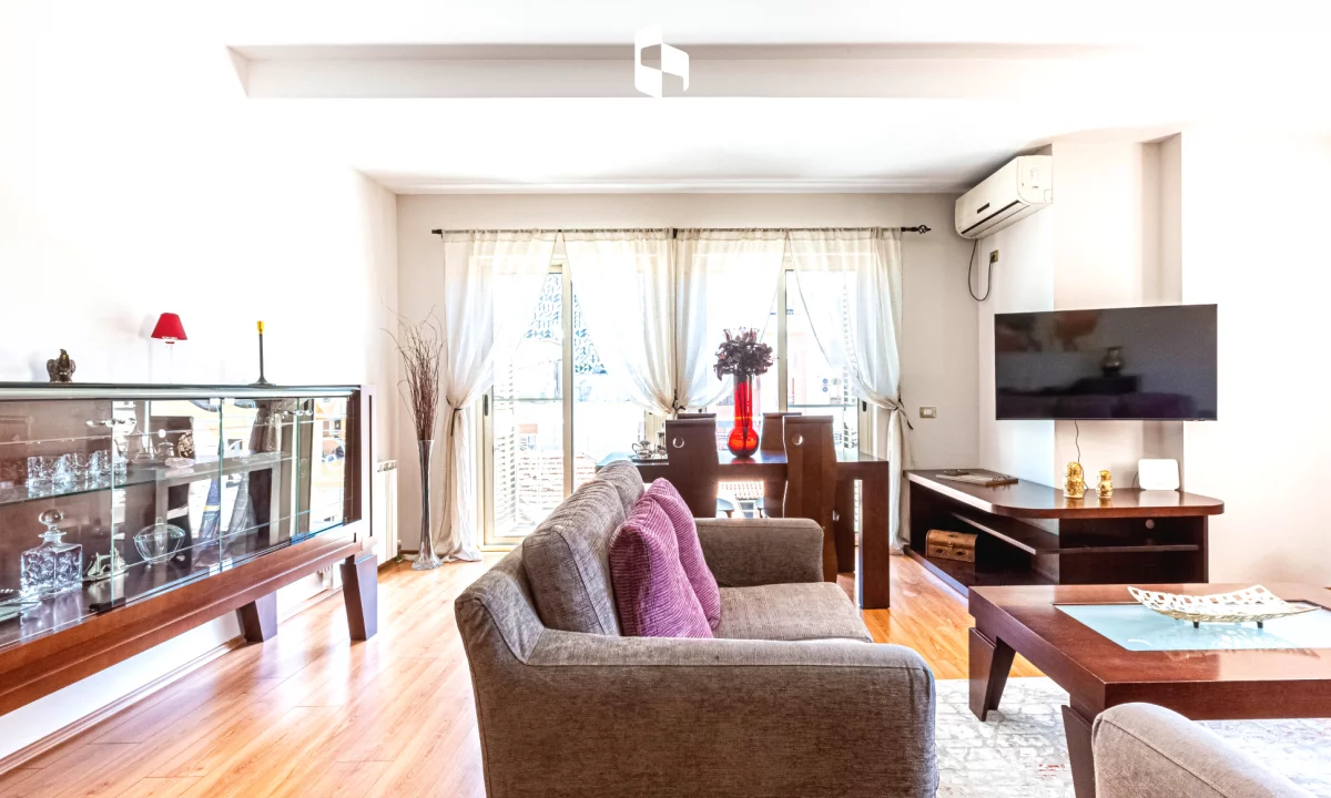 Shtepi me qera Apartament ne Tirane, 2+1, Mobilimi E mobiluar, Pagesa 1,300  Euro.