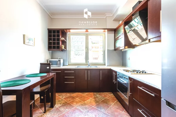 Shtepi me qera Apartament ne Tirane, 2+1, Mobilimi E mobiluar, Pagesa 1,300  Euro.