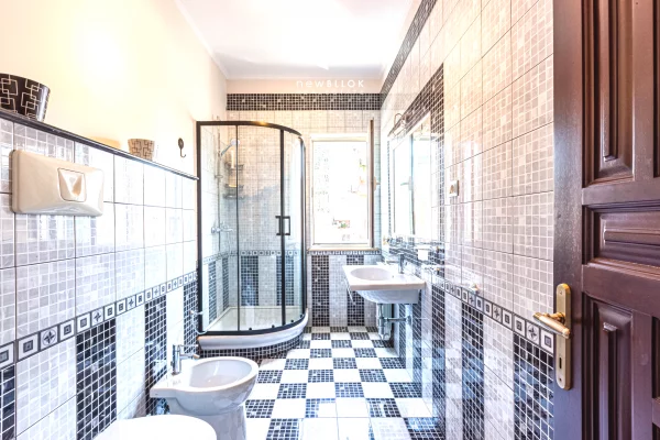 Shtepi me qera Apartament ne Tirane, 2+1, Mobilimi E mobiluar, Pagesa 1,300  Euro.