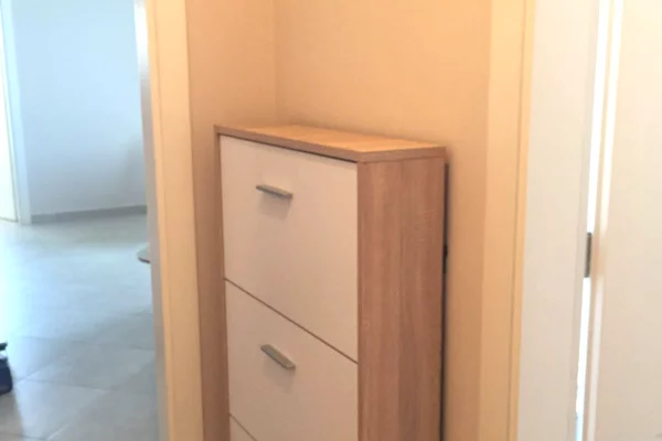 Shtepi me qera Apartament ne Tirane, 1+1, Mobilimi E mobiluar, Pagesa 450  Euro.