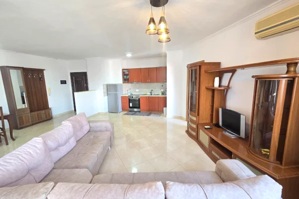 Shtepi me qera Apartament ne Tirane, 2+1, Mobilimi E mobiluar, Pagesa 65,000  Leke.