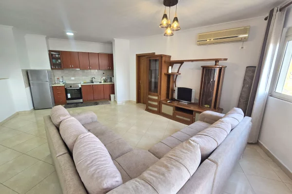 Shtepi me qera Apartament ne Tirane, 2+1, Mobilimi E mobiluar, Pagesa 65,000  Leke.