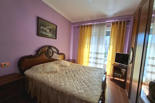 Shtepi me qera Apartament ne Tirane, 1+1, Mobilimi E mobiluar, Pagesa 50,000  Leke.