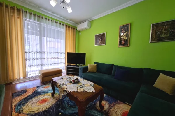 Shtepi me qera Apartament ne Tirane, 1+1, Mobilimi E mobiluar, Pagesa 50,000  Leke.