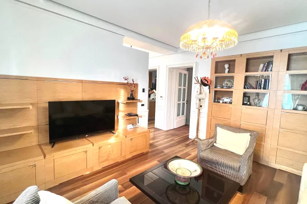 Shtepi me qera Apartament ne Tirane, 1+1, Mobilimi E mobiluar, Pagesa 600  Euro.