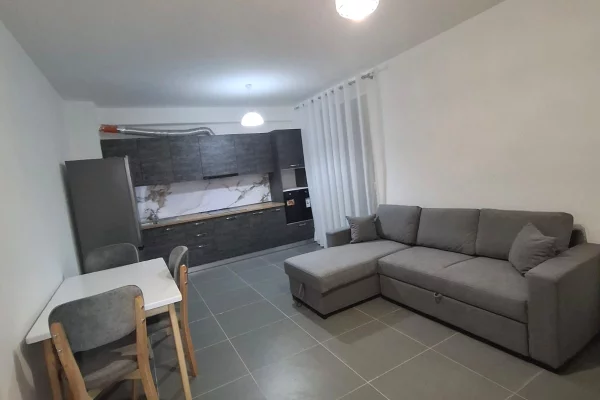 Me Qera : 2+1📍5 Maj (Pallat i Ri) - Sp.80m² - 50,000 Lek 🔥 - Kt.3 || 100% e Re✨