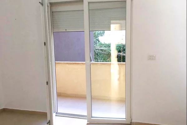 Shtepi me qera Apartament ne Tirane, 2+1, Mobilimi Bosh, pa mobiluar, Pagesa 43,000  Leke.