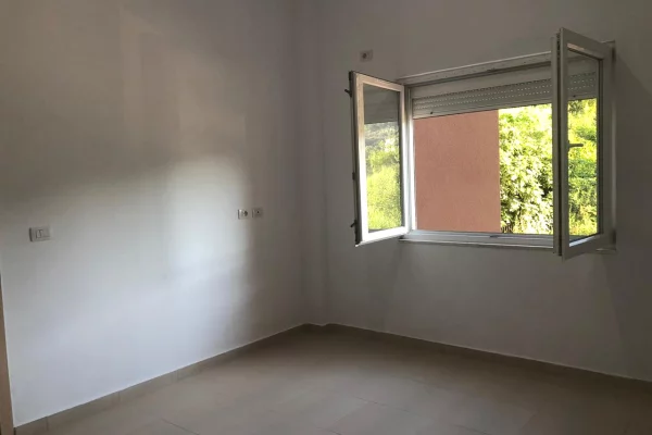 Shtepi me qera Apartament ne Tirane, 2+1, Mobilimi Bosh, pa mobiluar, Pagesa 43,000  Leke.