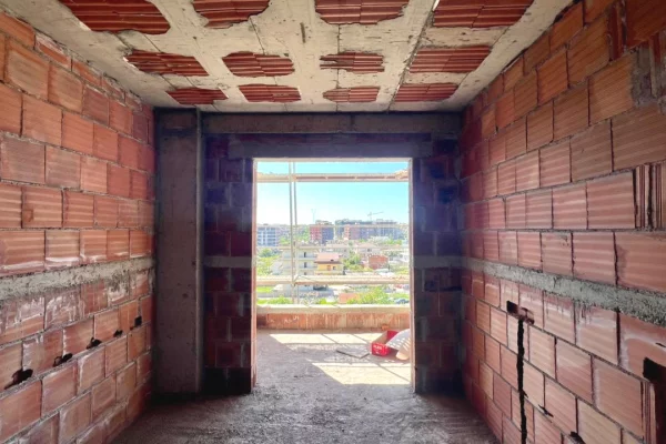 Shtepi ne shitje Apartament ne Tirane, 1+1, Mobilimi Bosh, pa mobiluar, Pagesa 89,500  Euro.