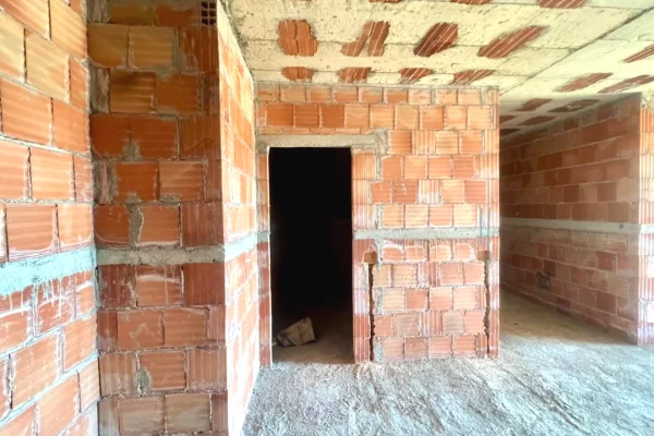 Shtepi ne shitje Apartament ne Tirane, 1+1, Mobilimi Bosh, pa mobiluar, Pagesa 89,500  Euro.