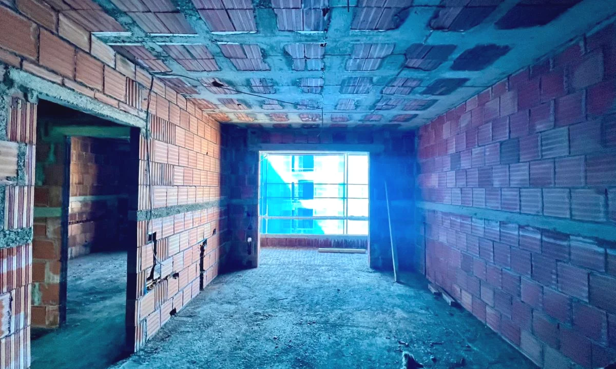 Shtepi ne shitje Apartament ne Tirane, 1+1, Mobilimi Bosh, pa mobiluar, Pagesa 80,600  Euro.