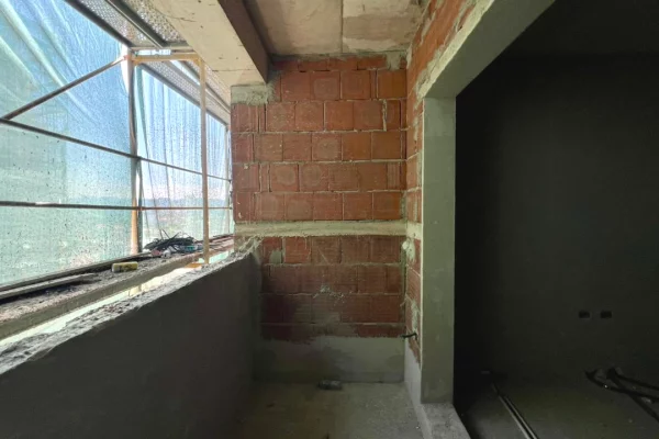 Shtepi ne shitje Apartament ne Tirane, 1+1, Mobilimi Bosh, pa mobiluar, Pagesa 84,000  Euro.