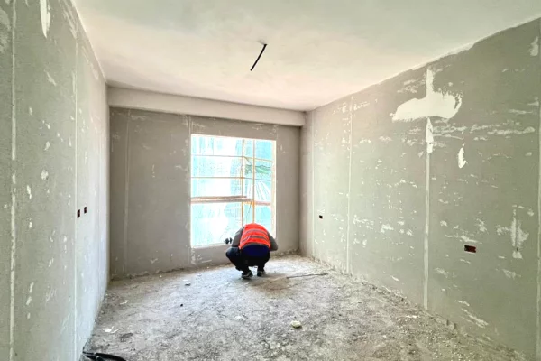 Shtepi ne shitje Apartament ne Tirane, 1+1, Mobilimi Bosh, pa mobiluar, Pagesa 84,000  Euro.