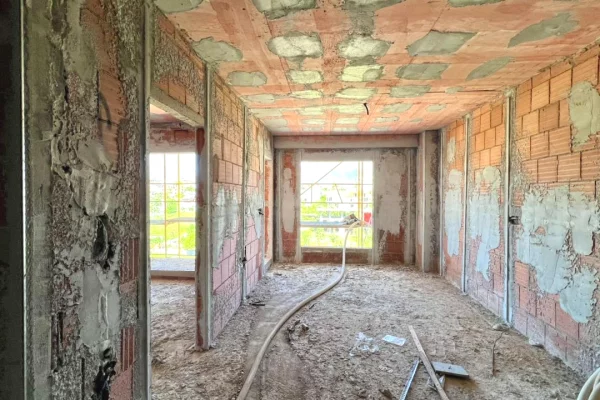 Shtepi ne shitje Apartament ne Tirane, 1+1, Mobilimi Bosh, pa mobiluar, Pagesa 88,600  Euro.