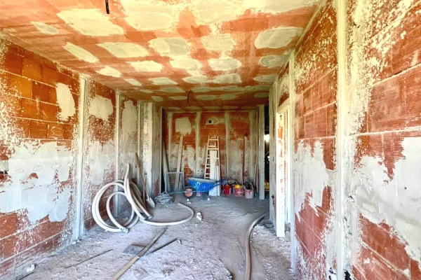 Shtepi ne shitje Apartament ne Tirane, 1+1, Mobilimi Bosh, pa mobiluar, Pagesa 88,600  Euro.