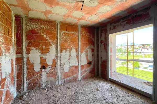 Shtepi ne shitje Apartament ne Tirane, 1+1, Mobilimi Bosh, pa mobiluar, Pagesa 88,600  Euro.