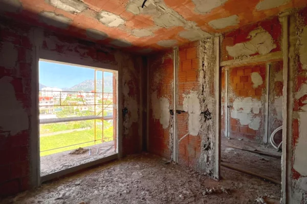 Shtepi ne shitje Apartament ne Tirane, 1+1, Mobilimi Bosh, pa mobiluar, Pagesa 88,600  Euro.