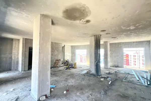 Shtepi ne shitje Penthose(kati i fundit panoramik) ne Tirane, 3+1, Mobilimi Bosh, pa mobiluar, Pagesa 185,000  Euro.