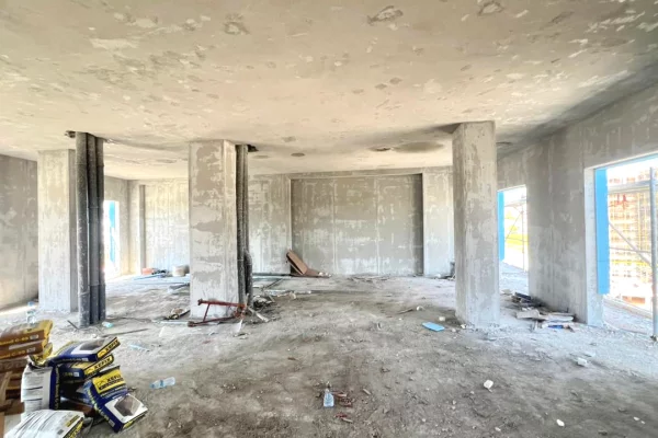 Shtepi ne shitje Penthose(kati i fundit panoramik) ne Tirane, 3+1, Mobilimi Bosh, pa mobiluar, Pagesa 185,000  Euro.