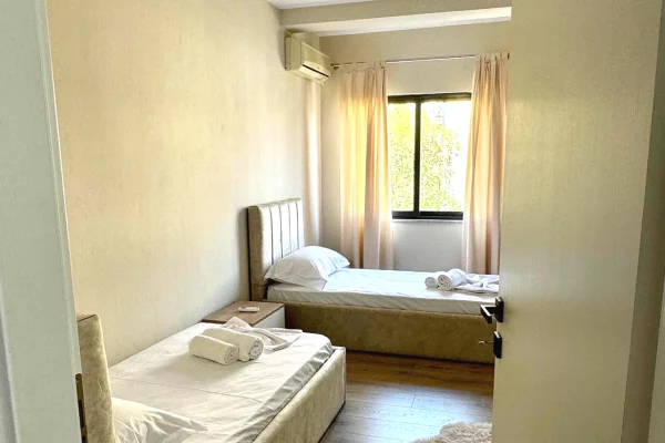 Shtepi me qera Apartament ne Tirane, 2+1, Mobilimi E mobiluar, Pagesa 60,000  Leke.