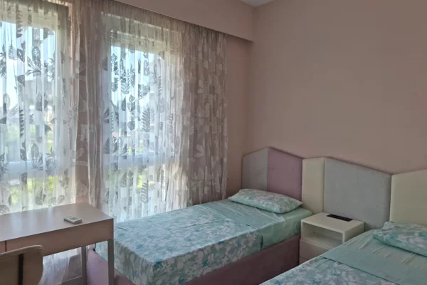 Duplex (casa a 2 piani) in affitto a Tirana 3+1, Arredato