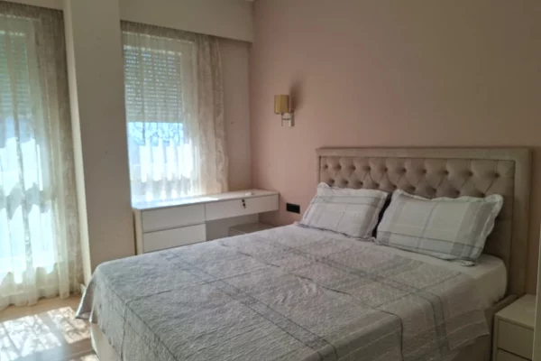 Duplex (casa a 2 piani) in affitto a Tirana 3+1, Arredato
