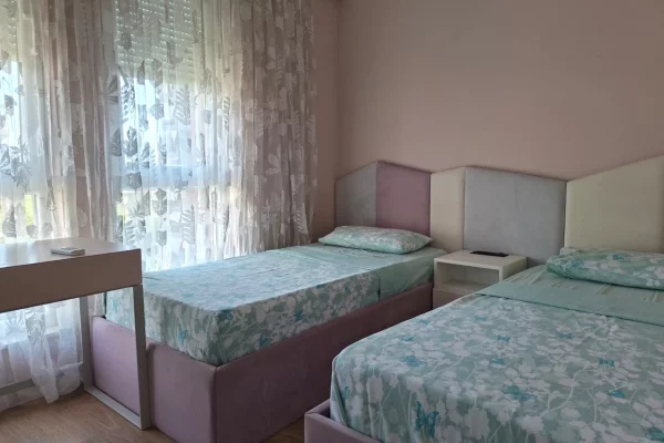 Duplex (casa a 2 piani) in affitto a Tirana 3+1, Arredato