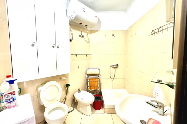 Shtepi me qera Apartament ne Tirane, 2+1, Mobilimi E mobiluar, Pagesa 600  Euro.