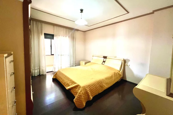 Shtepi me qera Apartament ne Tirane, 2+1, Mobilimi E mobiluar, Pagesa 600  Euro.