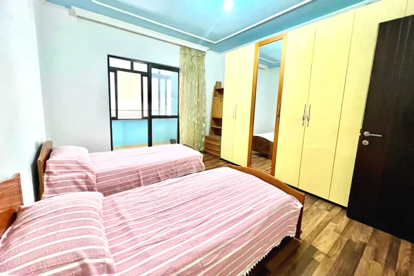 Shtepi me qera Apartament ne Tirane, 2+1, Mobilimi E mobiluar, Pagesa 600  Euro.