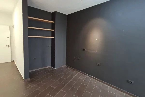 🏠 Me Qera Amb. 75m2 (📍Rr. Kosovareve / Hotel Dinasty )🔥Super vendndodhje || ✨️ 850Euro Neto / Muaj 