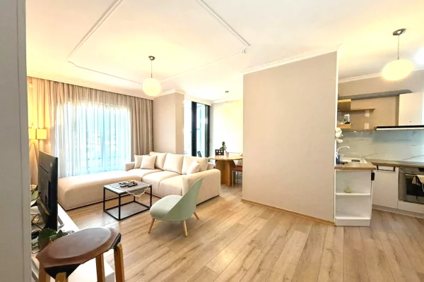 Shtepi me qera Penthose(kati i fundit panoramik) ne Tirane, 2+1, Mobilimi E mobiluar, Pagesa 1,500  Euro.
