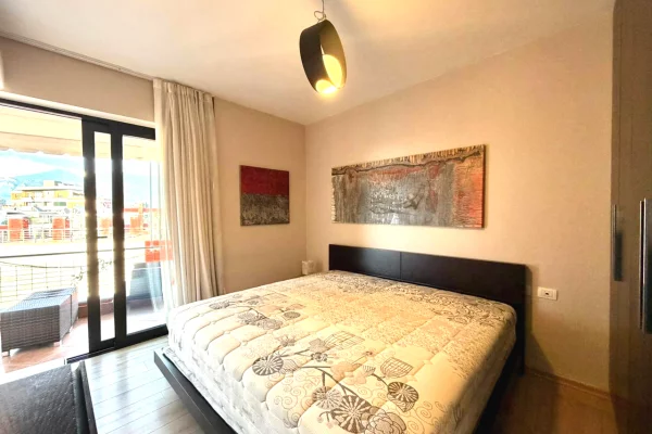 Shtepi me qera Penthose(kati i fundit panoramik) ne Tirane, 2+1, Mobilimi E mobiluar, Pagesa 1,500  Euro.