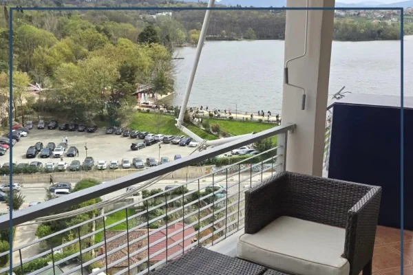 Shtepi me qera Penthose(kati i fundit panoramik) ne Tirane, 2+1, Mobilimi E mobiluar, Pagesa 1,500  Euro.