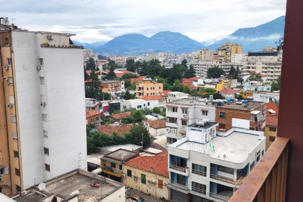 Me Qira Ultra Zyre 124m2(📍Garden Building)ndare 3 ambiente pune KATI 7(Pamje Panoramike)1000Euro/Muaj