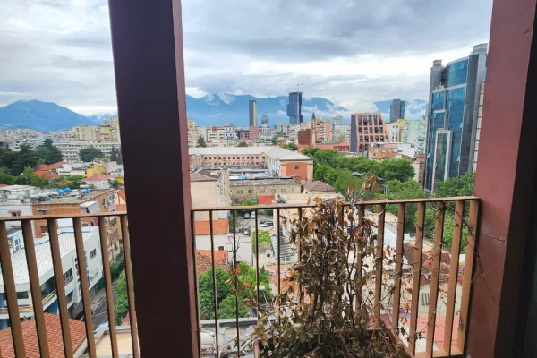 Me Qira Ultra Zyre 124m2(📍Garden Building)ndare 3 ambiente pune KATI 7(Pamje Panoramike)1000Euro/Muaj