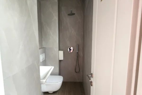 🏠 Me Qera Zyre. Kt.2 - 120m2 (📍Std. Dinamo / Bllok )🔥Ngjitur me Proper Pizza ✨️1500Euro Neto / Muaj 