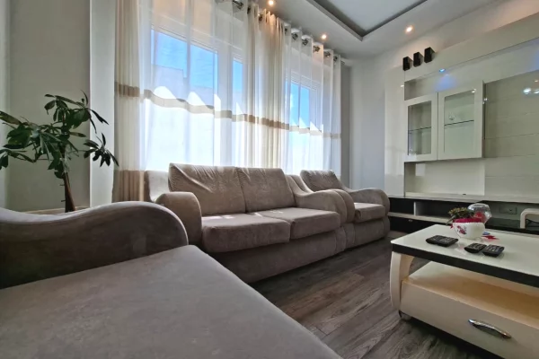 Shtepi ne shitje Apartament ne Tirane, 2+1, Mobilimi E mobiluar, Pagesa 258,000  Euro.