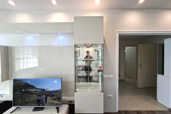 Shtepi ne shitje Apartament ne Tirane, 2+1, Mobilimi E mobiluar, Pagesa 258,000  Euro.