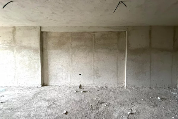 Shtepi ne shitje Apartament ne Tirane, 1+1, Mobilimi Bosh, pa mobiluar, Pagesa 145,000  Euro.